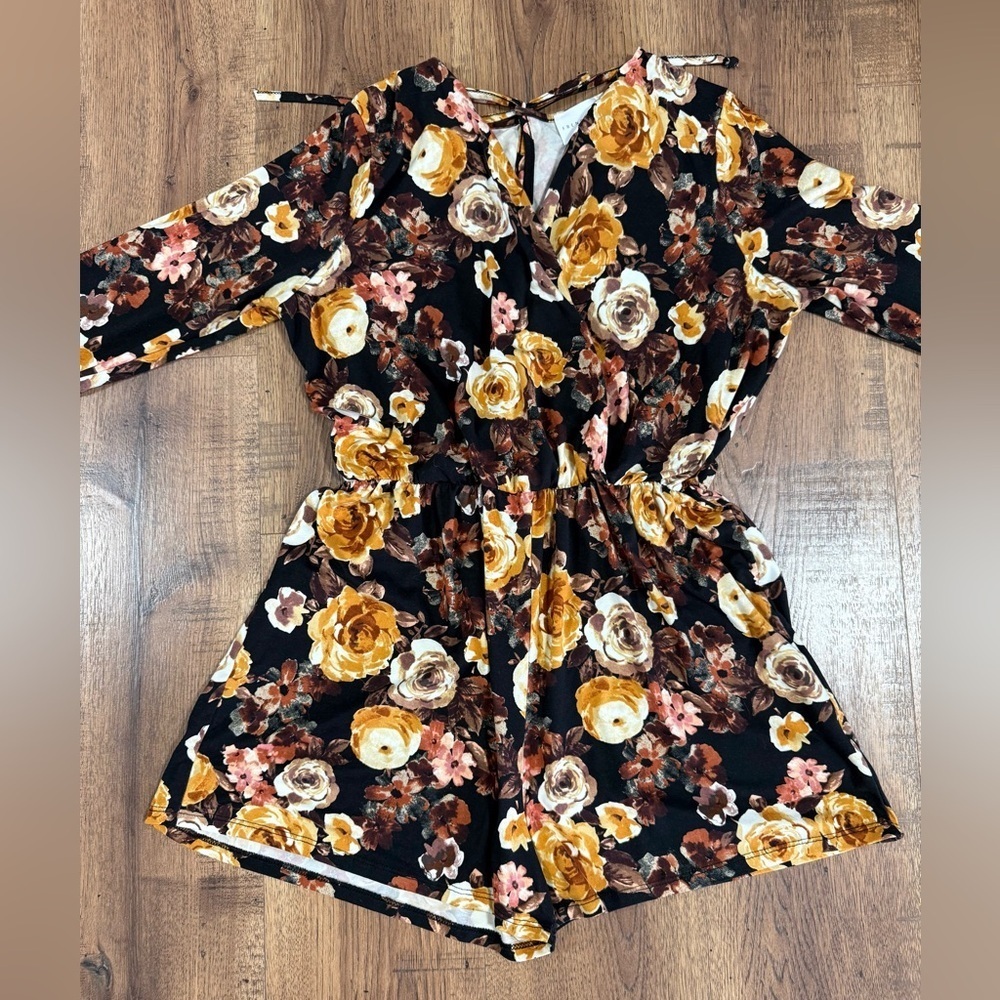 FRENCH GREY Stylish Floral Romper with Yellow and Brown Roses